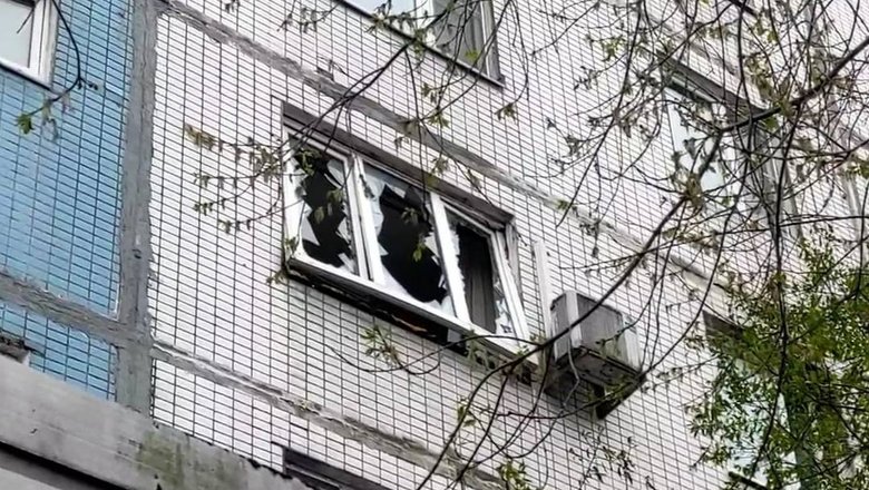 Сапёры работают на месте взрыва в квартире на северо-западе Москвы