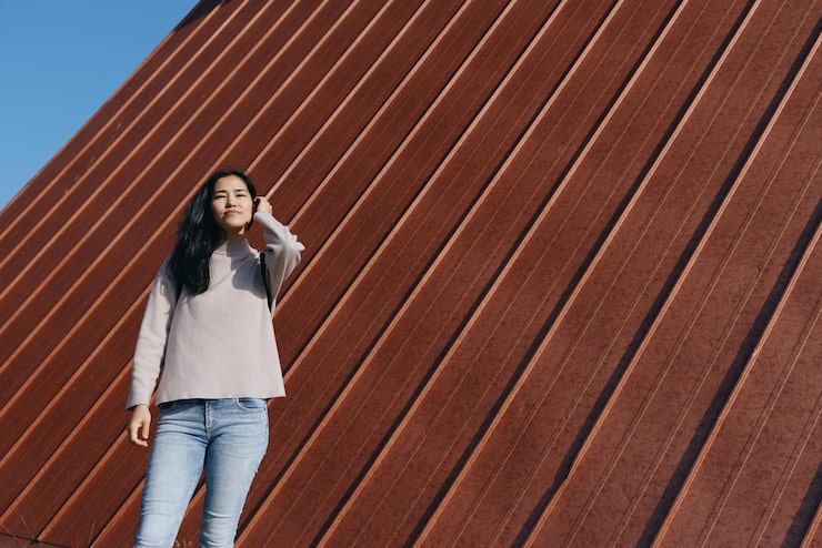 Как правильно состыковать профнастил на крыше по длине